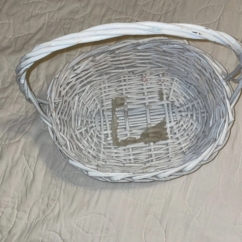 Pretty White Basket with Handle. Note where I pointed has a broken piece.